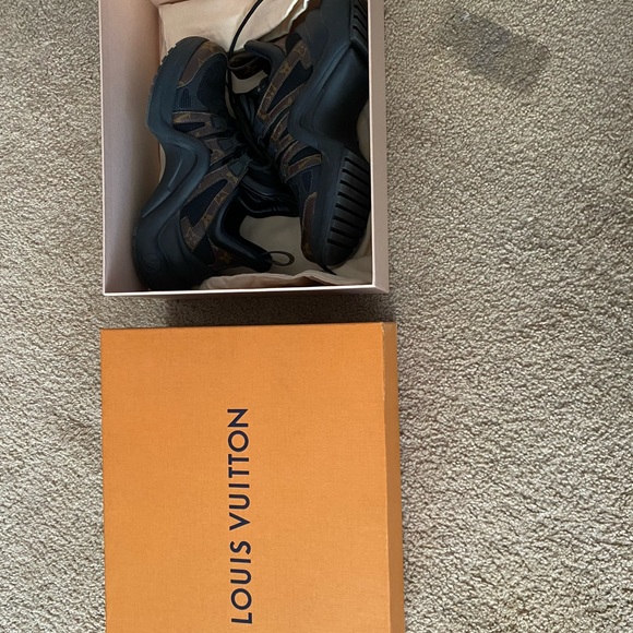 Women’s Louis Vuitton size 8 - Picture 2 of 8